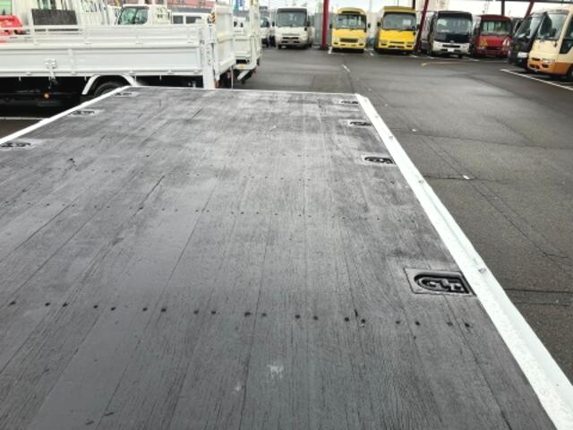 三菱ふそうキャンター平ボディ小型（2t・3t）[写真11]