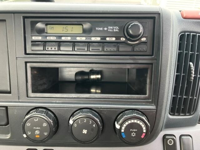 三菱ふそうキャンター平ボディ小型（2t・3t）[写真29]