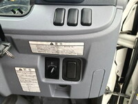 三菱ふそうキャンター平ボディ小型（2t・3t）[写真32]