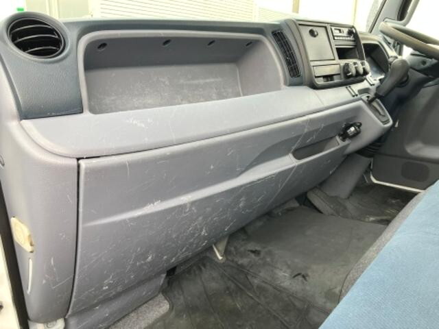 三菱ふそうキャンター平ボディ小型（2t・3t）[写真39]