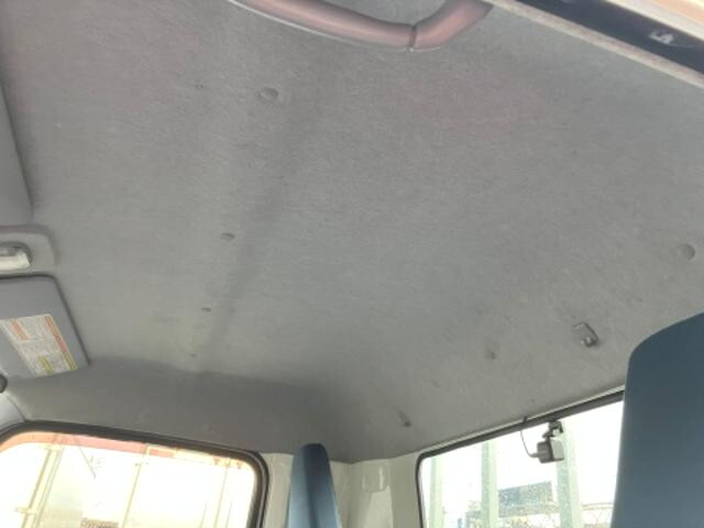 三菱ふそうキャンター平ボディ小型（2t・3t）[写真40]