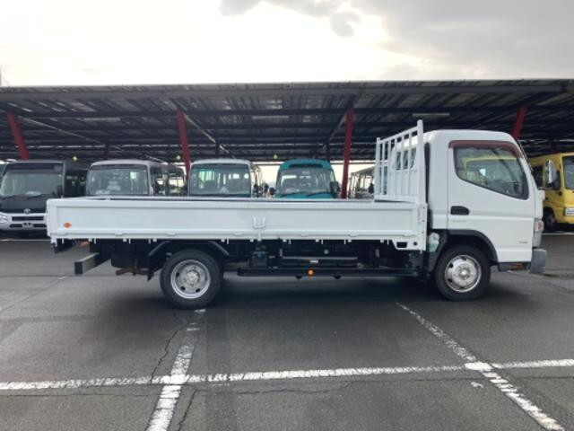 三菱ふそうキャンター平ボディ小型（2t・3t）[写真06]
