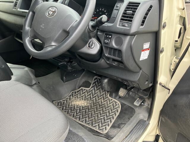 トヨタハイエース園児バス[写真24]