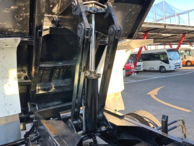 日野レンジャー深ダンプ（土砂禁ダンプ）中型（4t）[写真14]