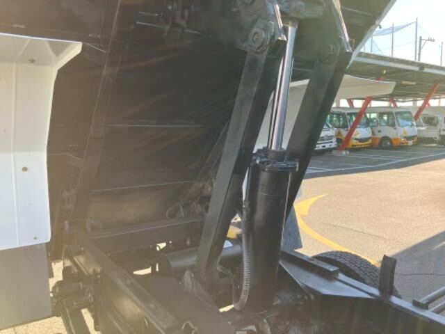 三菱ふそうファイターダンプ中型（4t）[写真13]