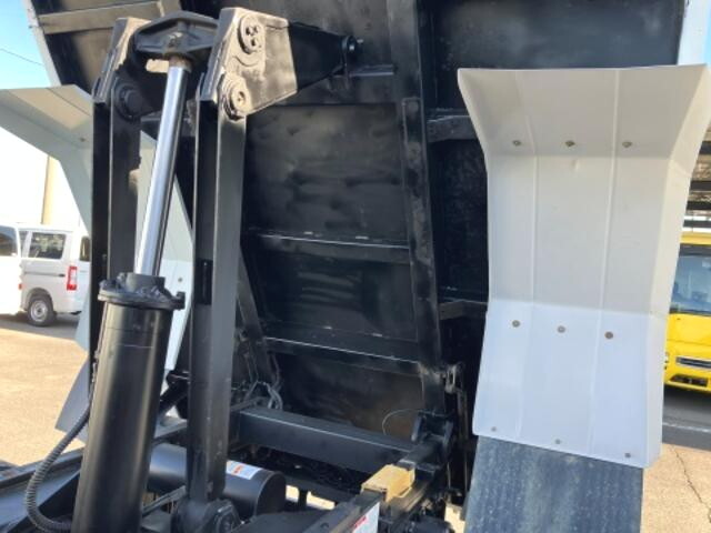 三菱ふそうファイターダンプ中型（4t）[写真18]