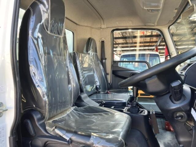 三菱ふそうファイターダンプ中型（4t）[写真32]