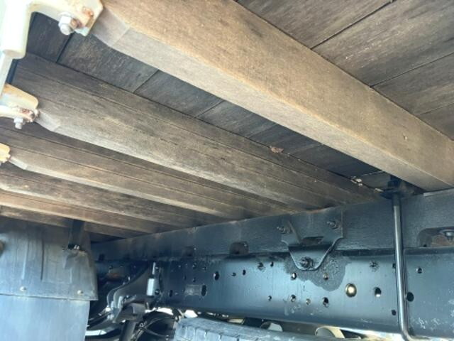 日野レンジャー平ボディ中型（4t）[写真16]