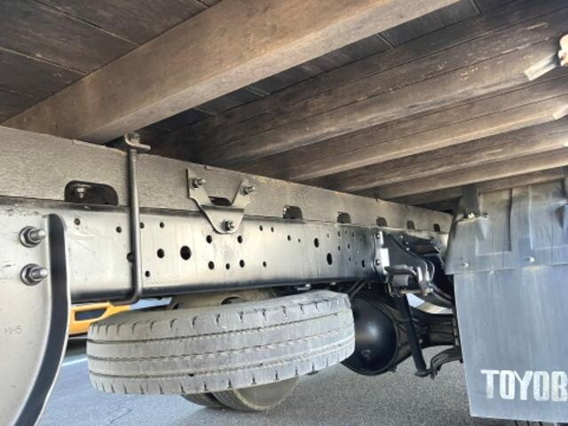 日野レンジャー平ボディ中型（4t）[写真19]