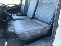 日野レンジャー平ボディ中型（4t）[写真37]