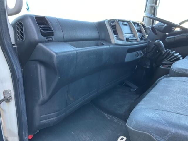 日野レンジャー平ボディ中型（4t）[写真37]