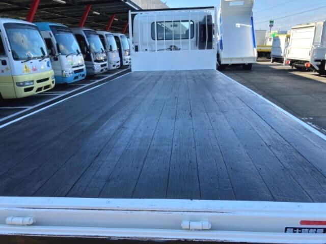 日野レンジャー平ボディ中型（4t）[写真08]