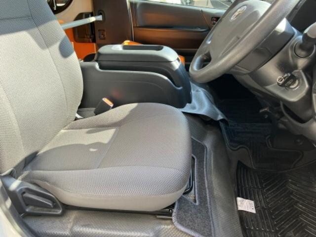 トヨタハイエース園児バス[写真21]