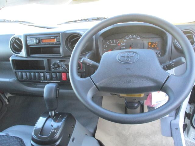 トヨタダイナ平ボディ小型（2t・3t）[写真09]