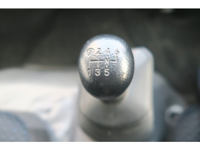 日野デュトロアルミバン小型（2t・3t）[写真38]