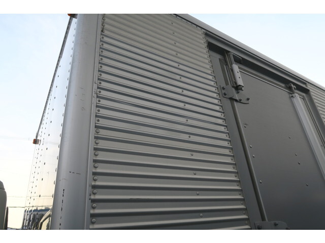 日野デュトロアルミバン小型（2t・3t）[写真40]