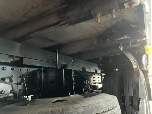 三菱ふそうキャンター平ボディ小型（2t・3t）[写真12]