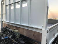 三菱ふそうキャンター平ボディ小型（2t・3t）[写真23]