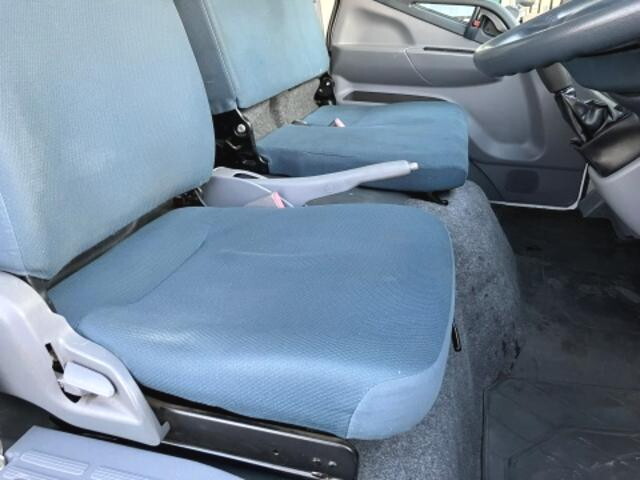 三菱ふそうキャンター平ボディ小型（2t・3t）[写真33]