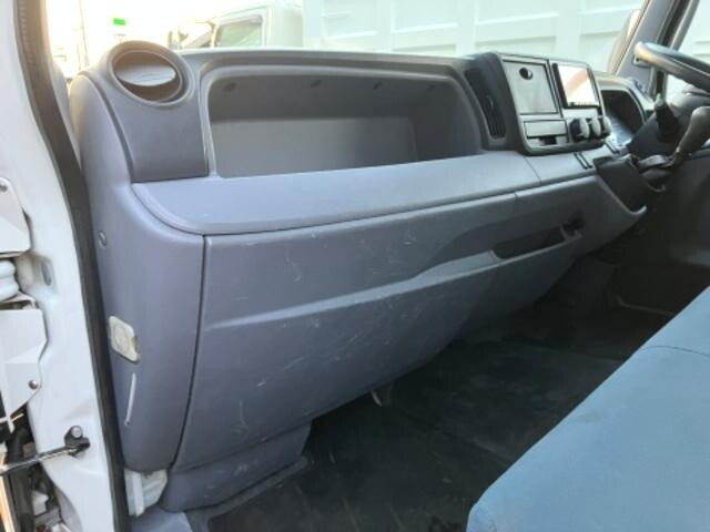 三菱ふそうキャンター平ボディ小型（2t・3t）[写真38]