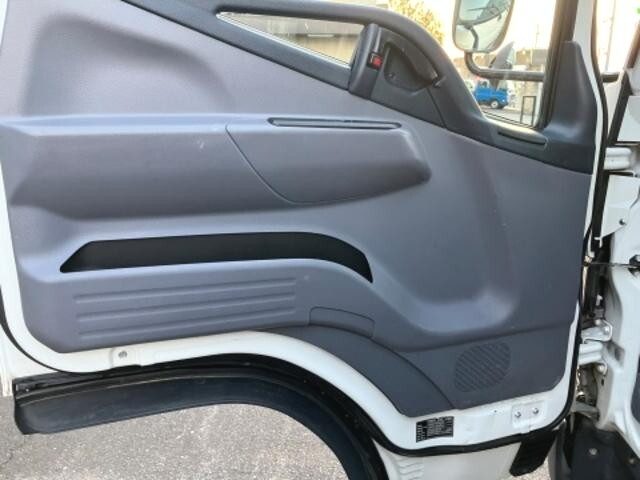三菱ふそうキャンター平ボディ小型（2t・3t）[写真39]