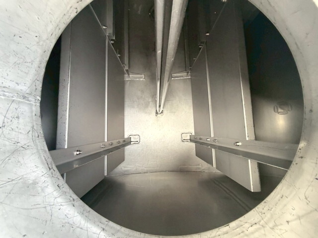 三菱ふそうスーパーグレートタンク車（タンクローリー）大型（10t）[写真10]