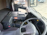 三菱ふそうスーパーグレートタンク車（タンクローリー）大型（10t）[写真18]