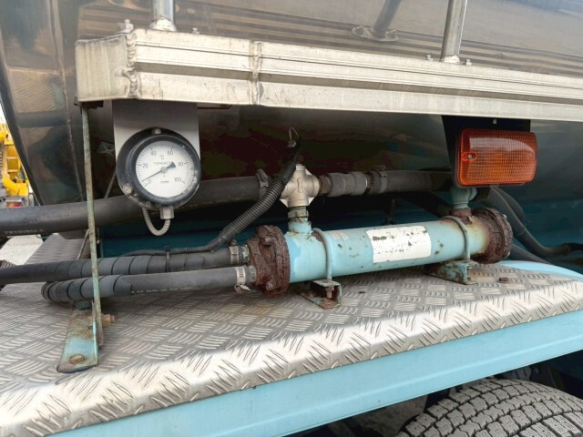 三菱ふそうスーパーグレートタンク車（タンクローリー）大型（10t）[写真36]