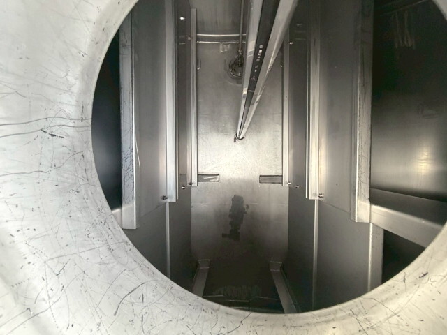 三菱ふそうスーパーグレートタンク車（タンクローリー）大型（10t）[写真06]