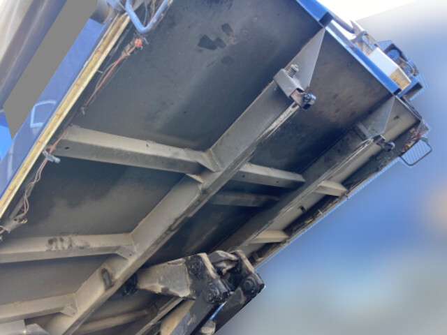 いすゞフォワードダンプ中型（4t）[写真11]