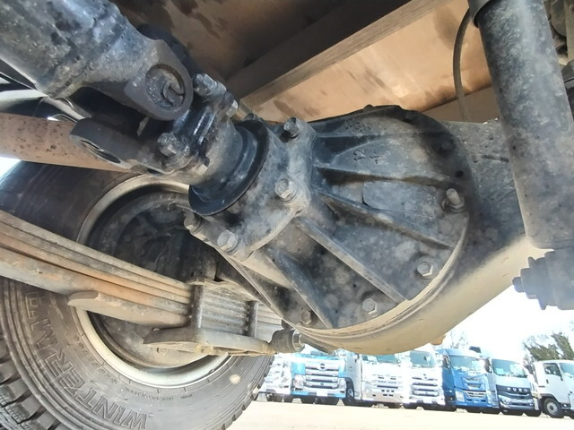 いすゞエルフ平ボディ小型（2t・3t）[写真16]