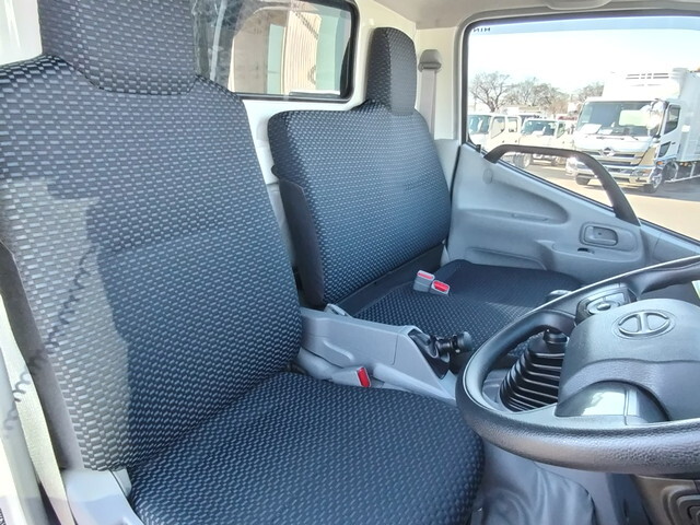 日野デュトロ幌車小型（2t・3t）[写真18]