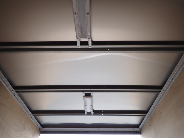 三菱ふそうキャンターアルミバン小型（2t・3t）[写真14]