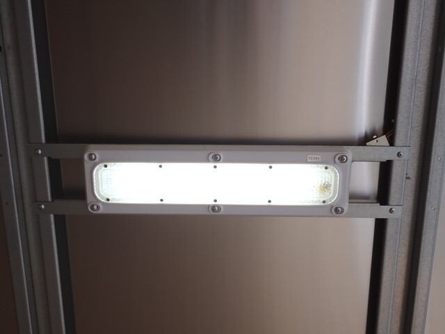 三菱ふそうキャンターアルミバン小型（2t・3t）[写真18]