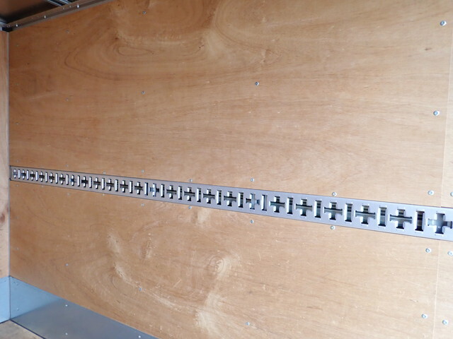 三菱ふそうキャンターアルミバン小型（2t・3t）[写真18]