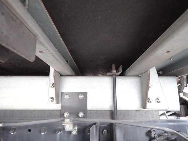 三菱ふそうキャンターアルミバン小型（2t・3t）[写真20]