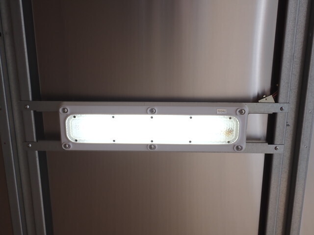 三菱ふそうキャンターアルミバン小型（2t・3t）[写真20]