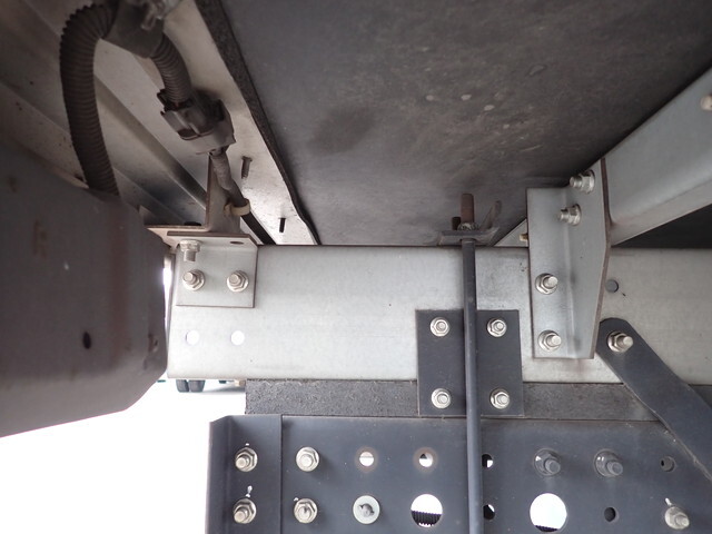 三菱ふそうキャンターアルミバン小型（2t・3t）[写真22]