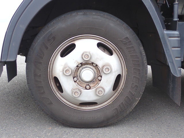 三菱ふそうキャンターアルミバン小型（2t・3t）[写真25]