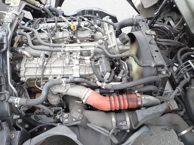 三菱ふそうキャンターアルミバン小型（2t・3t）[写真40]