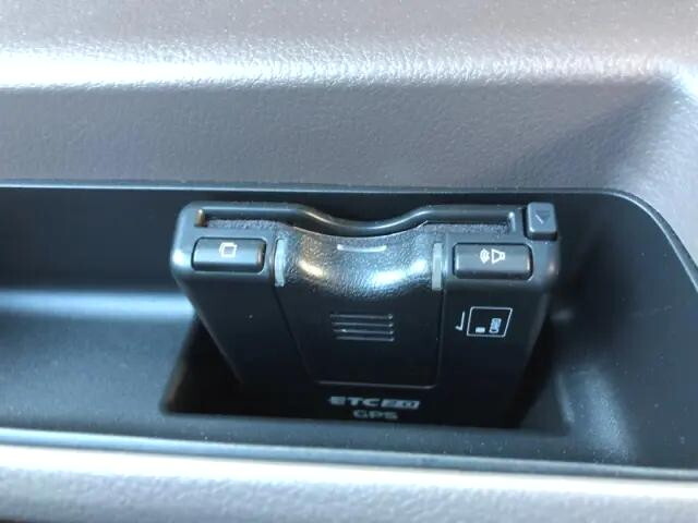 三菱ふそうキャンター平ボディ小型（2t・3t）[写真12]