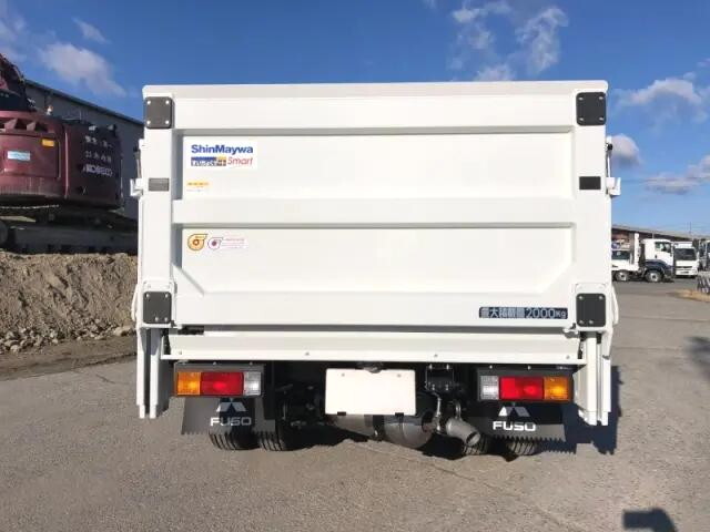 三菱ふそうキャンター平ボディ小型（2t・3t）[写真23]