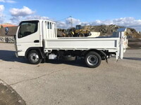 三菱ふそうキャンター平ボディ小型（2t・3t）[写真06]