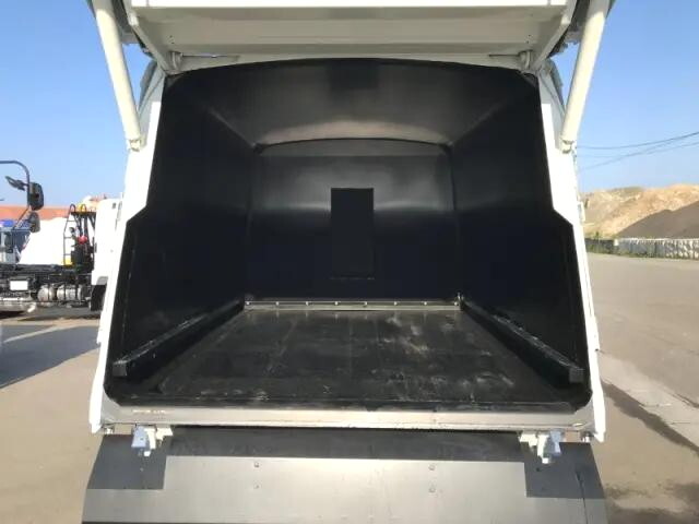 三菱ふそうキャンターパッカー車（塵芥車）小型（2t・3t）[写真19]