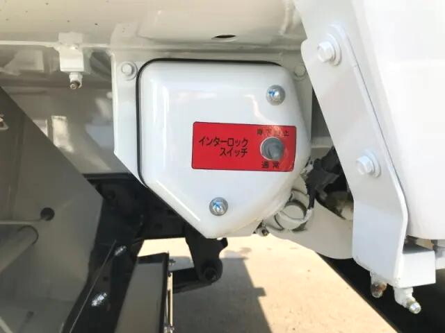 三菱ふそうキャンターパッカー車（塵芥車）小型（2t・3t）[写真26]