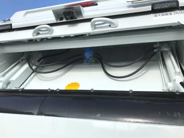 三菱ふそうキャンターパッカー車（塵芥車）小型（2t・3t）[写真28]