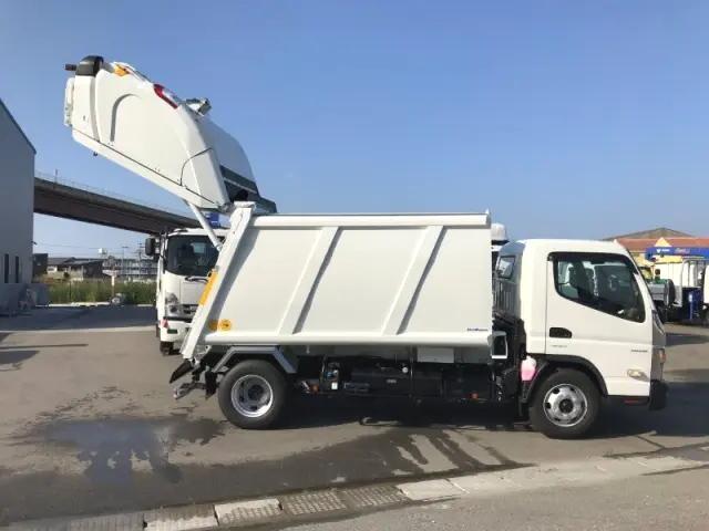 三菱ふそうキャンターパッカー車（塵芥車）小型（2t・3t）[写真04]
