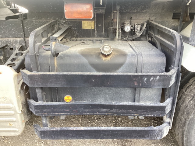 いすゞギガダンプ大型（10t）[写真15]