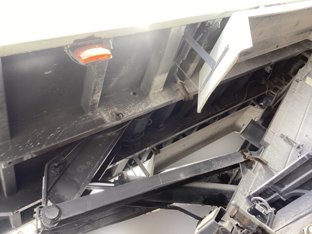 いすゞギガダンプ大型（10t）[写真16]