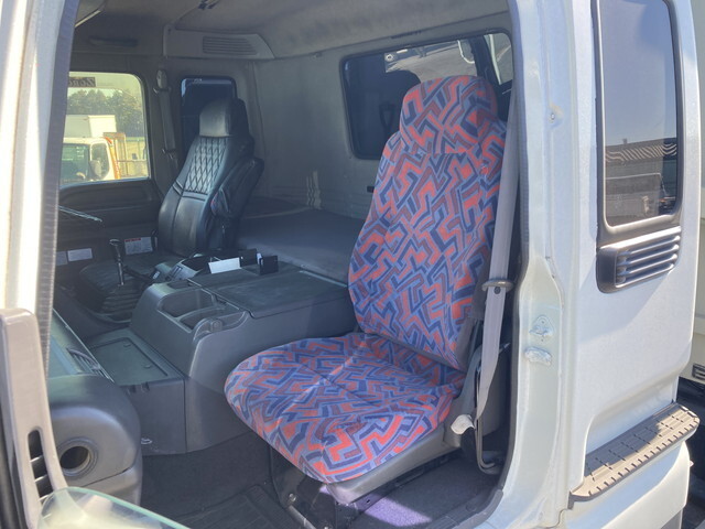 いすゞギガダンプ大型（10t）[写真30]